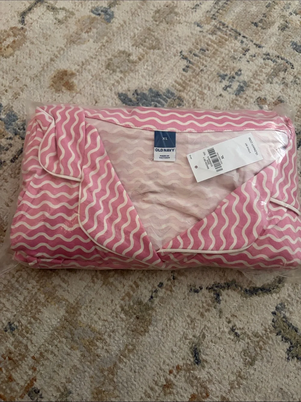 Old Navy Pink Wave-Print Pajama Set